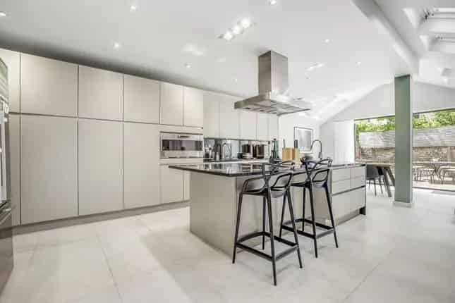 5 Bedroom Family Home for Sale Clonmel Road Parsons Green