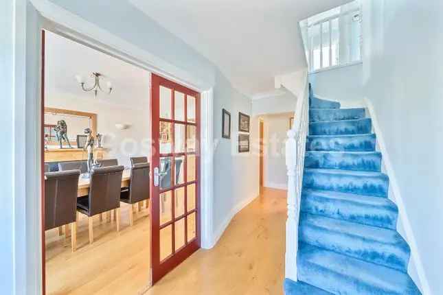 5 Bedroom Detached House for Sale in Mill Hill NW7