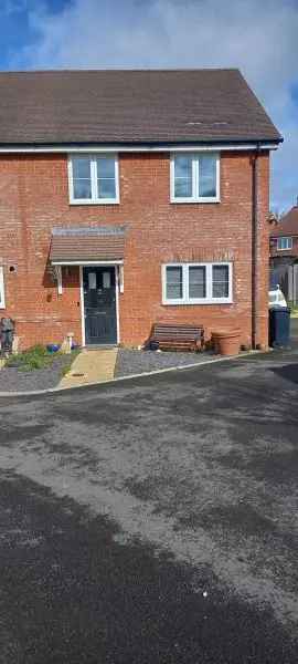 4 Bedroom End Terrace House with Off-Road Parking