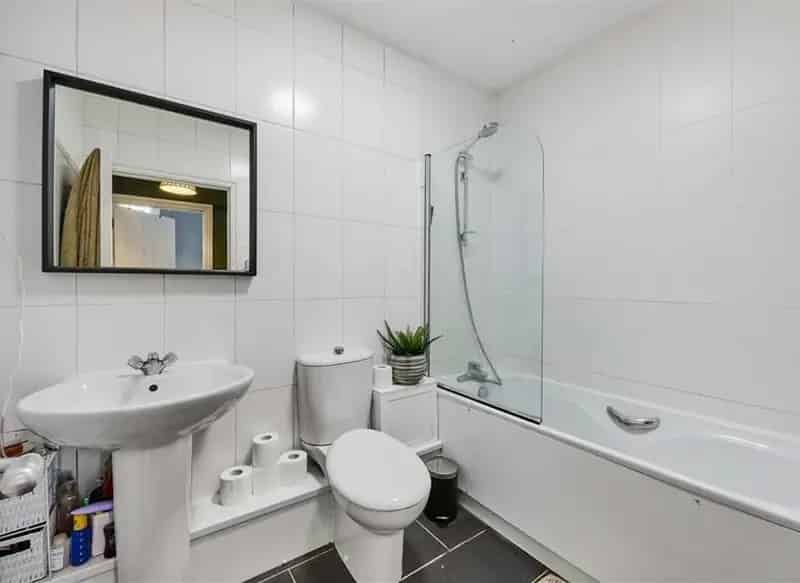 Spacious One Bedroom Apartment in Grade II Listed Building