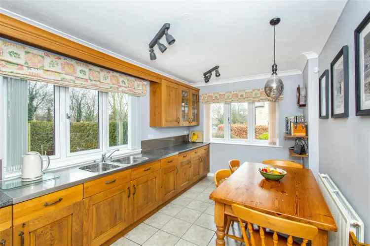 4 Bedroom Detached House to Rent