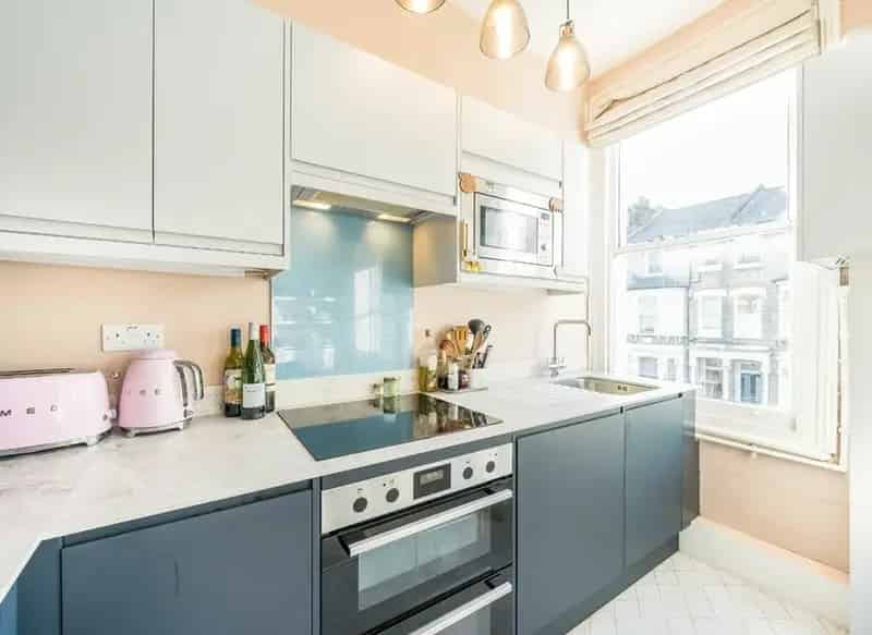 2 Bed Period Conversion Flat Near Clapham Junction