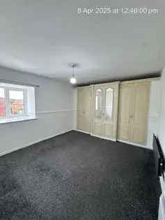 2 Bed Flat Dagenham Modern Family Home Permit Parking DSS Welcome