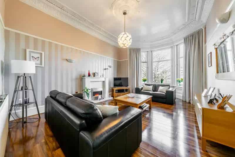 6 Bedroom Townhouse near Queens Park Shawlands