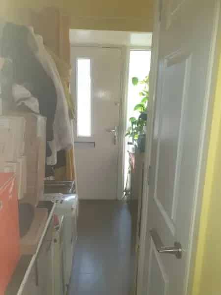 3 Bed Semi Detached House Near Shopping Centre