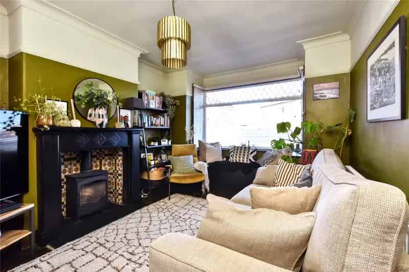 3 Bed Semi Detached House Bramley Leeds