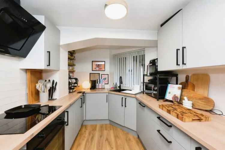 Stunning One Bedroom Maisonette with Private Garden in Waltham Cross