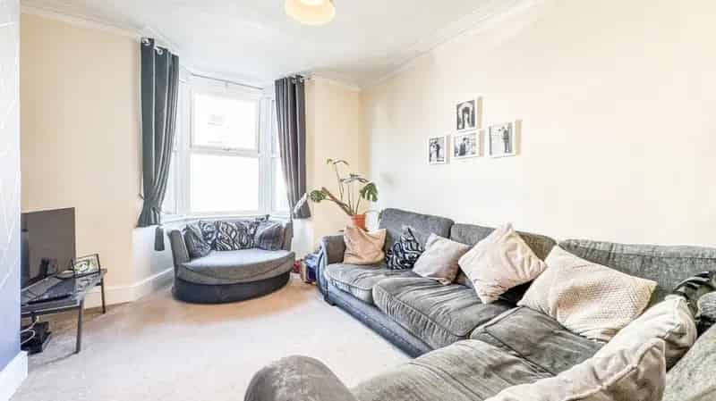 2 Bedroom Victorian House For Sale in Central Bedminster