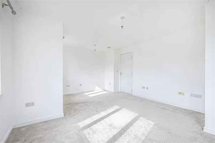 2 Bed Ground Floor Flat with 1 Reception Room