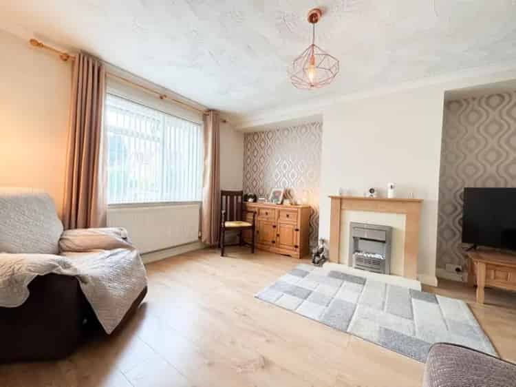 3 Bedroom End Terrace House For Sale