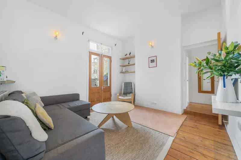 3 Bedroom Flat House to Rent in Brixton