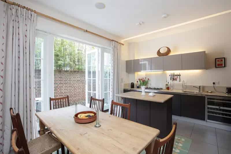 2 Bedroom Maisonette House to Rent in Camberwell