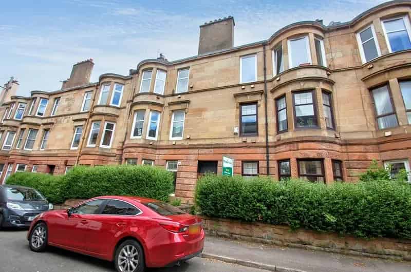 2 bedroom flat for sale