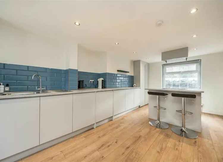 House For Sale in 48, Ladywell Road, London, England