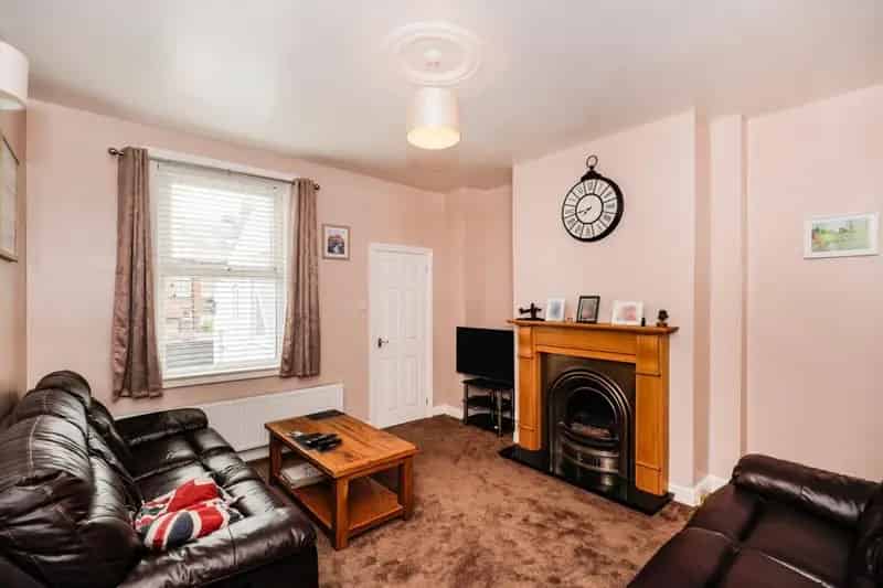 4 Bedroom House For Sale Near Town Centre