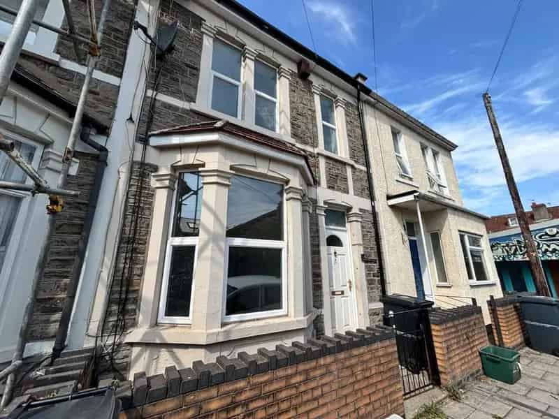 2 Bedroom Terraced House Easton Newly Refurbished Chain Free