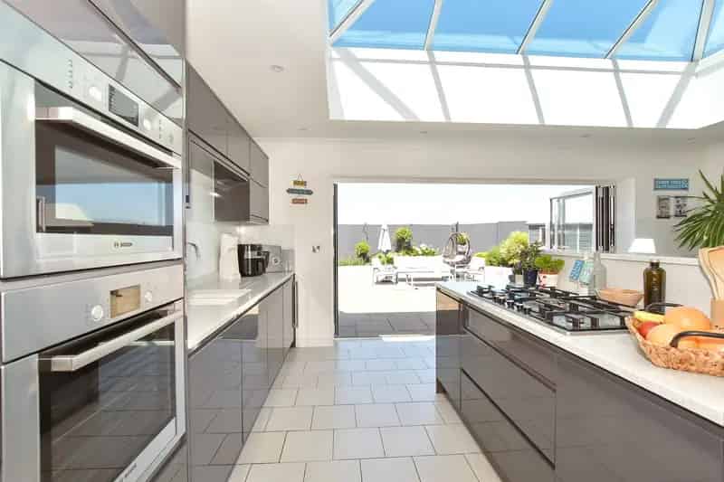5 Bedroom Detached House For Sale Near Botany Bay