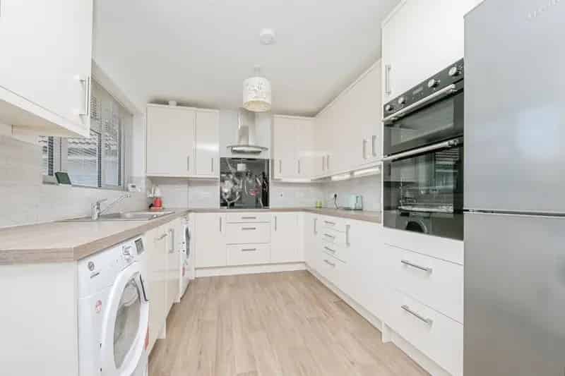 3 Bed House Detached Garage Sudbury Family Home