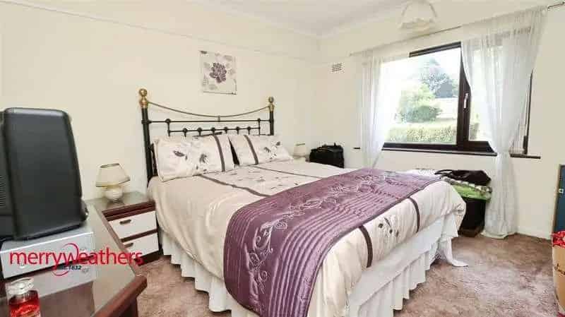 3 Bed Semi-Detached House For Sale No Onward Chain