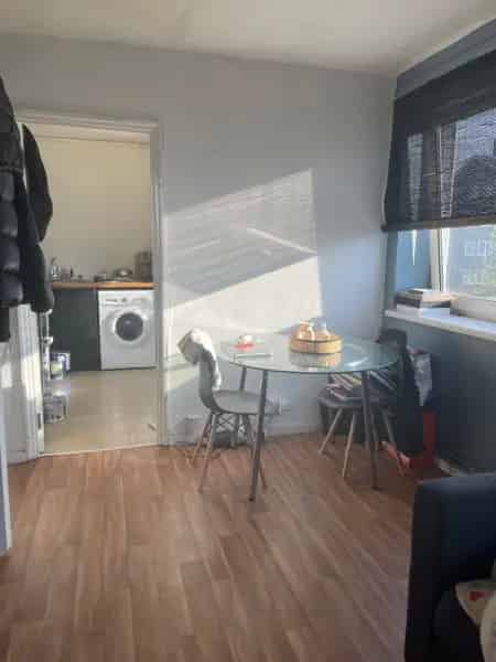 Spacious Flat Near Elizabeth Line - Excellent Commuting