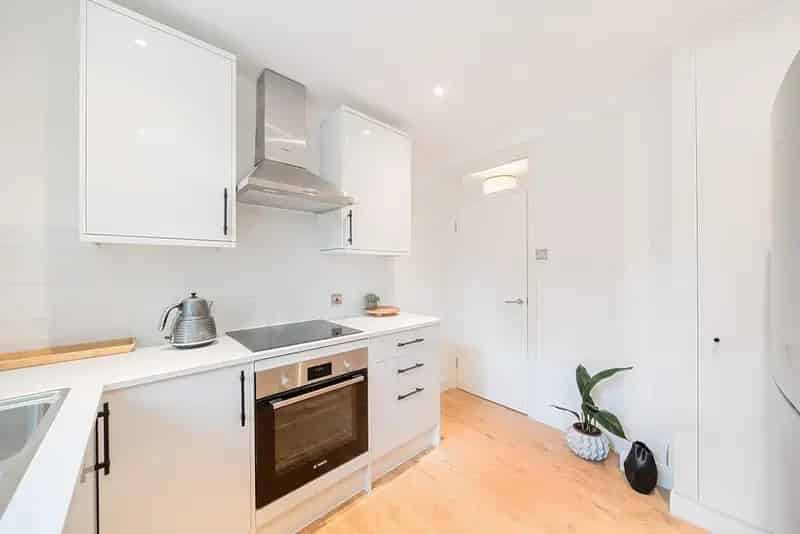 Two Double Bedroom Art Deco Flat near Wimbledon
