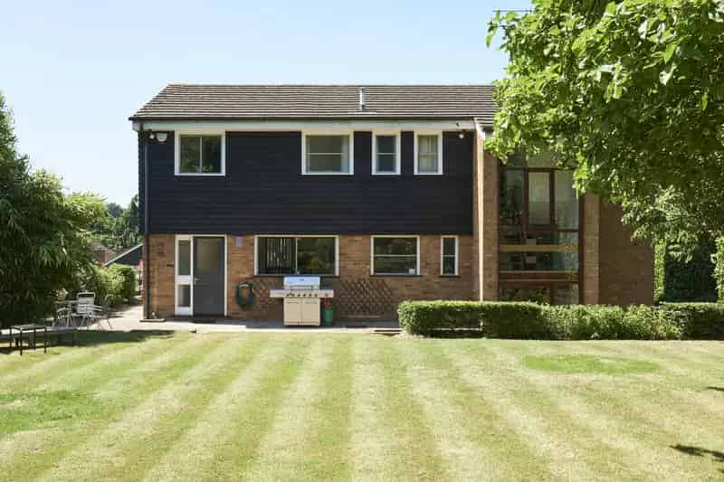 5-Bedroom Detached Modern Home Radlett Hertfordshire