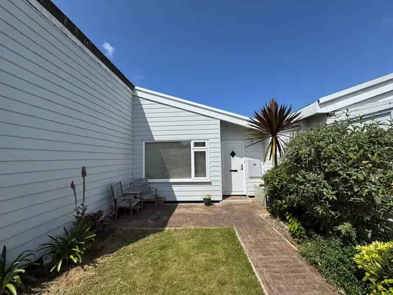 1 Bedroom Bungalow for Sale Mount Hawke