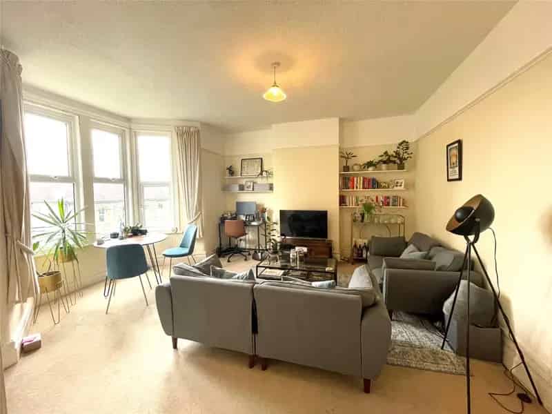 2 Bedroom Apartment to Rent in Cotham
