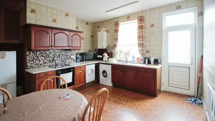 4 Bedroom Terreced House to Rent