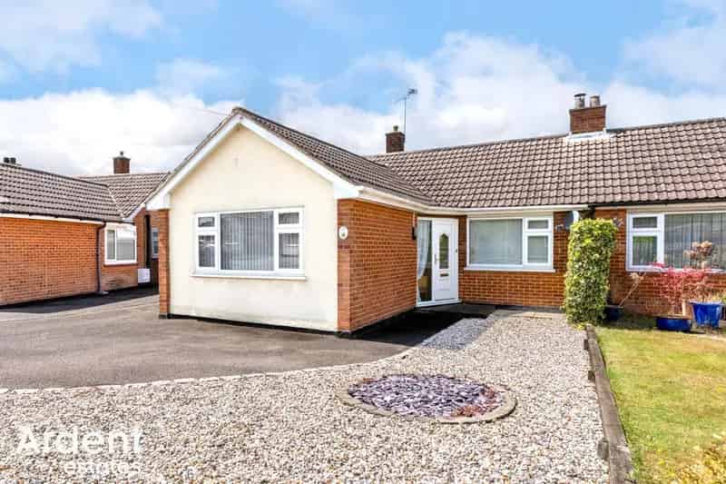2 Bedroom Semi-Detached Bungalow House to Rent