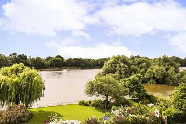 Four Bedroom River Thames Home Chiswick W4