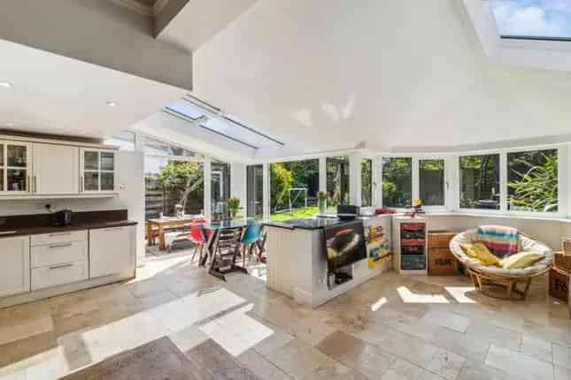 Semi-Detached House for Sale in SW17