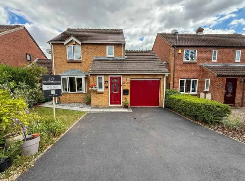 3 Bedroom Detached House for Sale in Bradley Stoke