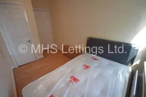 7 Bedroom House with All Bills Included Near Headingley Leeds