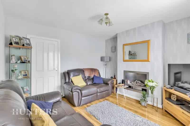 2 Bedroom End Town House For Sale