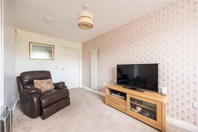 3 Bed House - Detached with 2 Reception Rooms