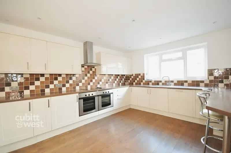 3 Bedroom Detached Bungalow to Rent Woodingdean