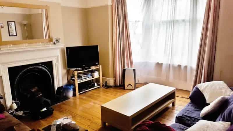 2 Bedroom Flat To Rent Available August 18 2025