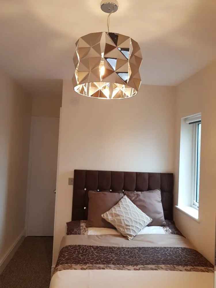 1 Bedroom House Share Ensuite Room to Rent