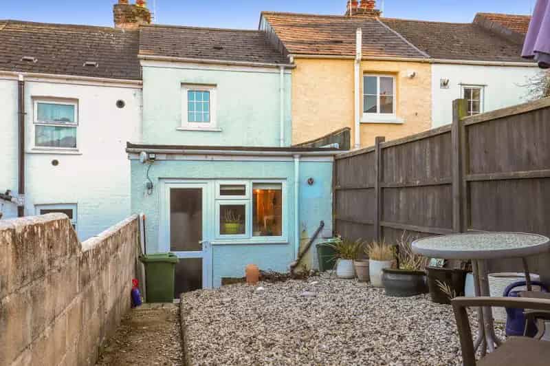 2 Bedroom Terraced House Near RD&E Hospital