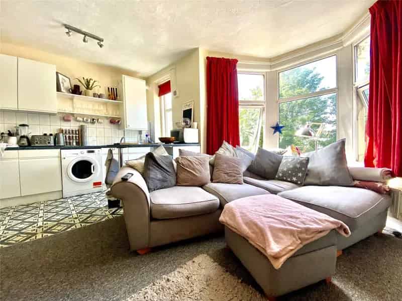 Two Bedroom Apartment to Rent in Southville Bristol