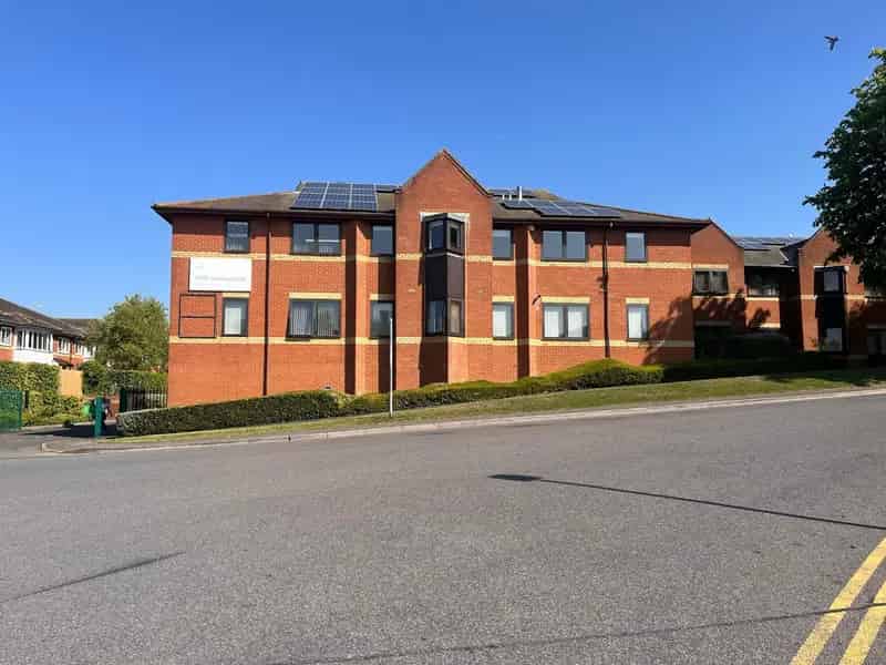 893 Sq M Office Building For Sale Near Train Station