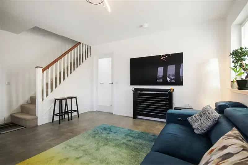 3 Bed End Terrace House East Calder
