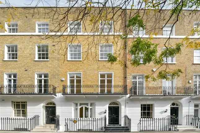 Terraced house to rent in Brompton Square, London SW3