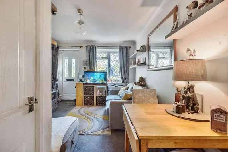 1 Bed Terraced House For Sale Near M40 J3 High Wycombe