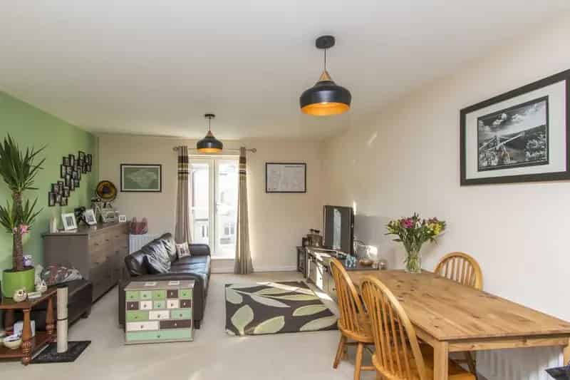 2 Bedroom Flat for Sale near Horfield Common