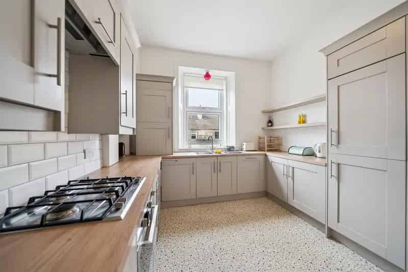 Stunning One Bedroom Apartment Near Shawlands and Queens Park