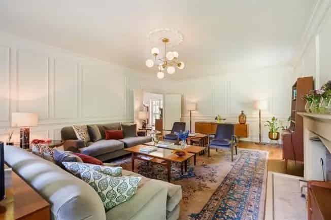 5 Bedroom Detached House to Rent Near ACS Cobham