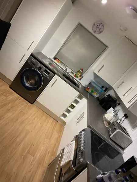 Flat For Rent in Rochford, England