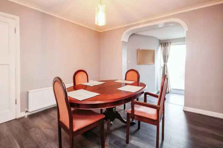 Three Bedroom Family Home Extended Large Garden Garage